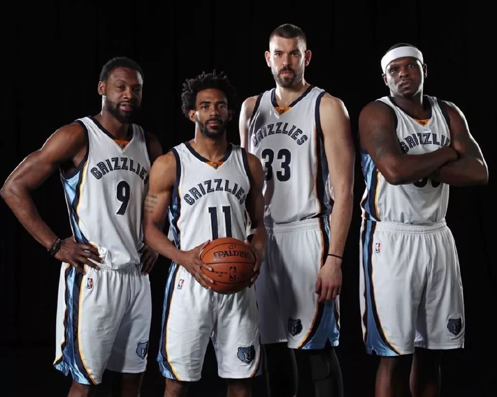 电讯报：布莱顿有意维拉中场博加德，以接替可能离队的巴莱巴（电讯报：布莱顿有意引进维拉中场博加德，或顶替可能离队的巴莱巴）