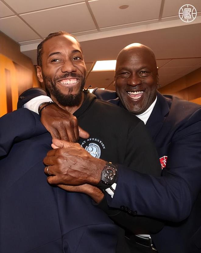 欧冠前瞻：本菲卡出线前景不妙，那不勒斯状态不俗为晋级争三分（欧冠前瞻：本菲卡出线形势堪忧，那不勒斯状态正佳力拼关键三分）