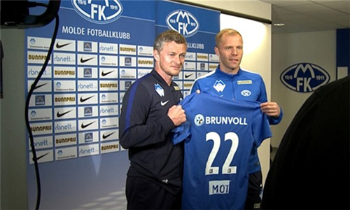 火箭哈登末节爆发连得15分（火箭哈登末节发力连砍15分）