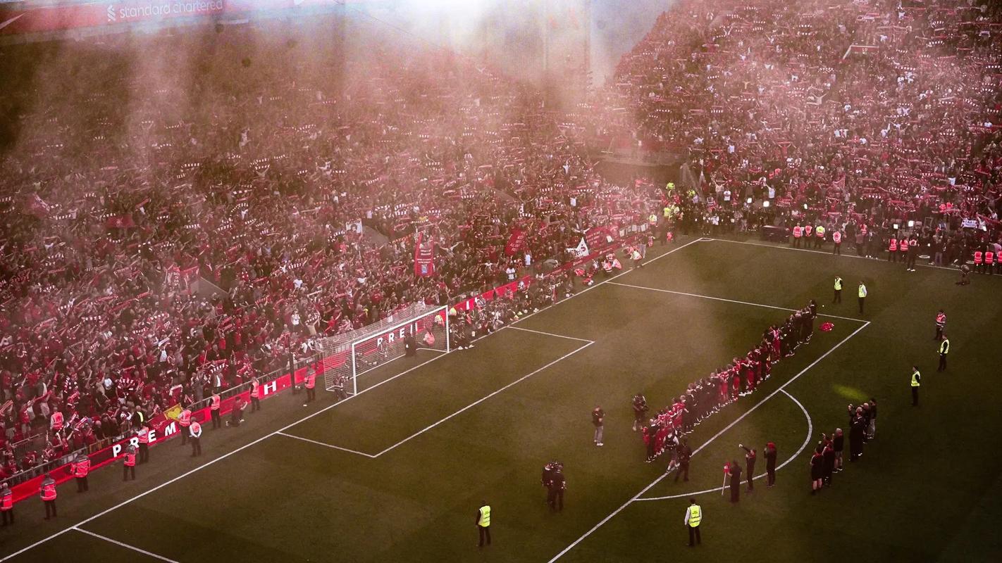 国安凯旋归来！足协杯夺冠背后的故事与战术解析（国安问鼎足协杯：夺冠幕后故事与战术解读）