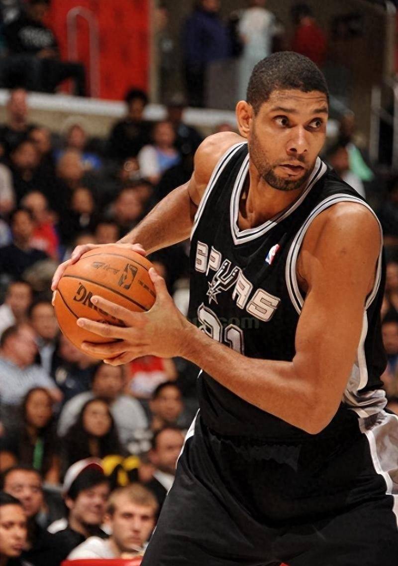 太阳报：库尼亚妻子比他年长6岁，两人相恋8年育有两个孩子（太阳报称库尼亚与年长6岁的妻子相恋8年 已育有两个孩子）