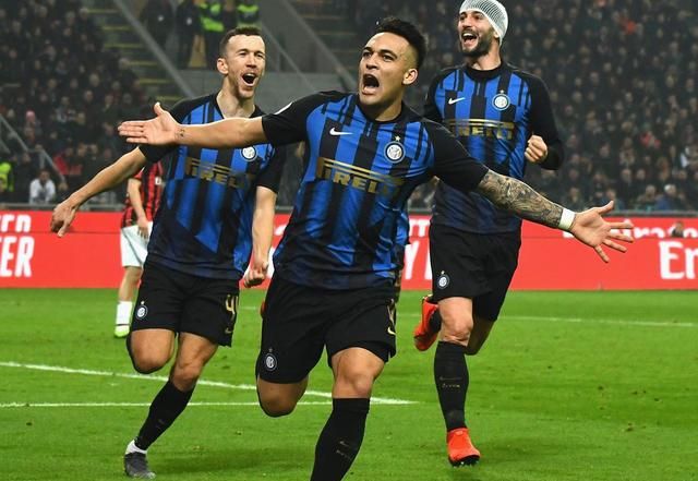 半场：皇马1-2曼城，罗德里戈破门，奥赖利扳平，哈兰德反超（半场战报：皇马1-2落后曼城，罗德里戈先开纪录，奥赖利扳平，哈兰德反超比分）