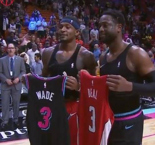 勇士老板：球队问题不在吉米，涉及打法风格及教练用人等方面（勇士老板：球队问题并非吉米，主要与战术体系和教练用人有关）