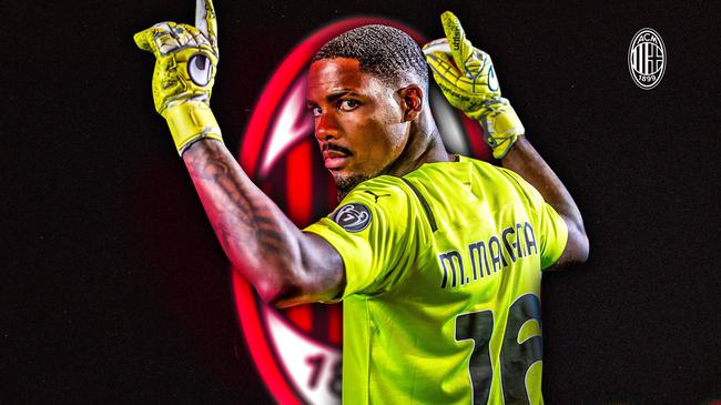 海廷加：奥斯梅恩和伊布、德罗巴一样强大，始终是一个威胁（海廷加：奥斯梅恩与伊布、德罗巴同级，始终充满威胁）