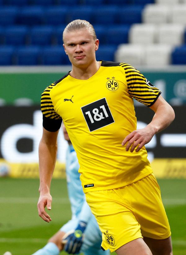 文班为50名马刺死忠球迷支付机票门票，现场观战NBA杯决赛（文班包办机票与球票 邀50名马刺铁粉现场见证NBA杯决赛）