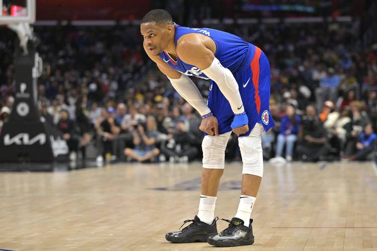 媒体人：咪咕声明昨晚拟的 此刻咪咕和CBA正进行揭幕战前最后谈判（媒体人称咪咕声明昨晚拟定 目前咪咕与CBA就揭幕战进行最后谈判）