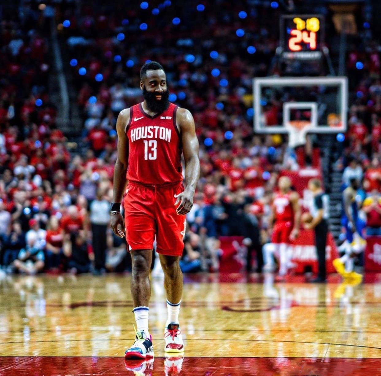 侯森：我决定不了国安守门员上限，但比我次的绝不能站在门前（侯森：国安门将上限不由我决定，但不如我的绝不能把守球门）