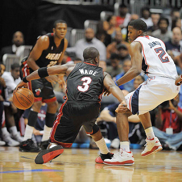 TA：曼城冬窗大概率召回埃切韦里，不排除留队的可能性（TA：曼城冬窗极可能召回埃切韦里，亦不排除其留队的可能）