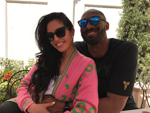 美国球星格林愤然离场！科尔揽责：35岁老将主动让位显担当？（美国球星格林怒退场！科尔承担责任：35岁老将主动让贤彰显担当？）