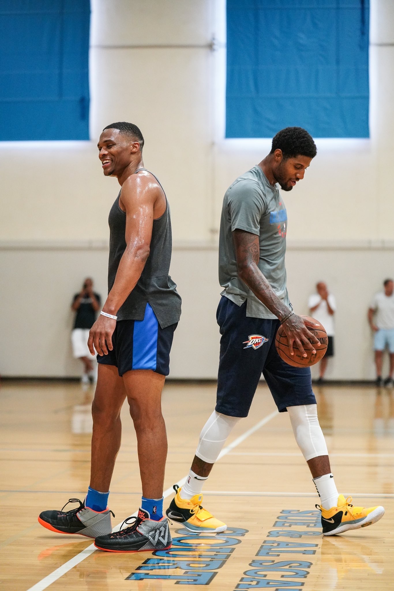 杜兰特关键投篮稳定输出（杜兰特关键时刻稳健发挥）