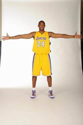 欧冠积分榜：阿森纳全胜领跑，巴黎、拜仁、国米、皇马均12分（欧冠榜单：阿森纳全胜登顶，巴黎、拜仁、国米、皇马同积12分）