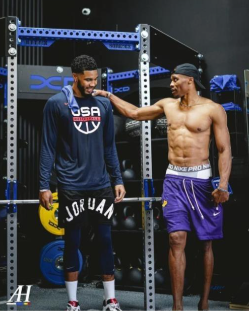 字母哥谈交易流言：我无法控制经纪人行为，但我没跟鹿管对话（字母哥回应交易传闻：经纪人言行不由我控，我未与雄鹿管理层沟通）