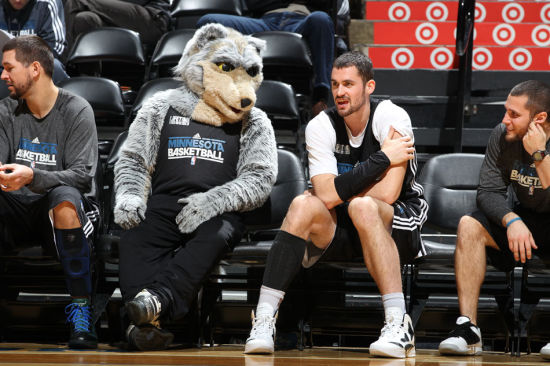 U22国足vs乌兹别克斯坦U22：拜合拉木替补，蒯纪闻、毛伟杰首发（U22国足迎战乌兹别克斯坦U22：拜合拉木替补待命，蒯纪闻和毛伟杰首发出场）