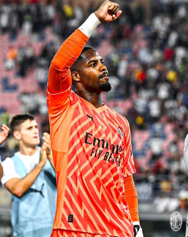 意天空：DV9内收肌疲劳目前已经返回意大利，他没有出现伤病（意天空：DV9因内收肌疲劳已返回意大利，确认无伤情）