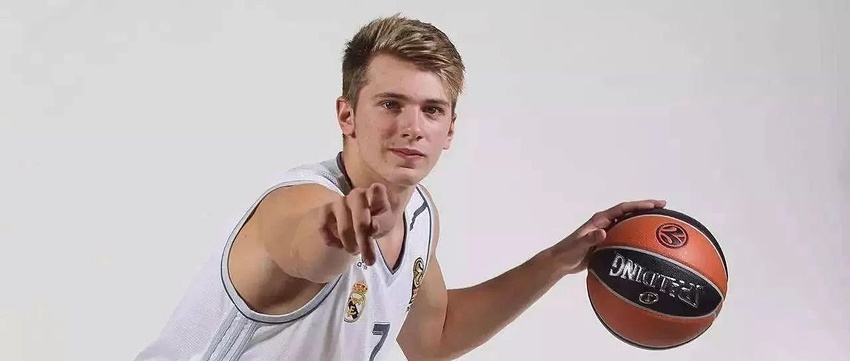 队报：登贝莱预计11月底复出，巴黎正在权衡他能否出战热刺（队报：登贝莱预计11月下旬复出，巴黎权衡是否让其对阵热刺登场）