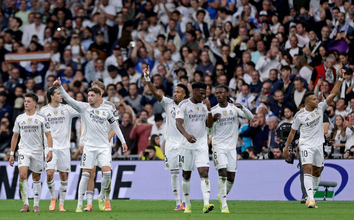 前利物浦后卫马蒂普退役后首亮相，现身沙尔克04广告（马蒂普退役后首露面，出演沙尔克04广告）