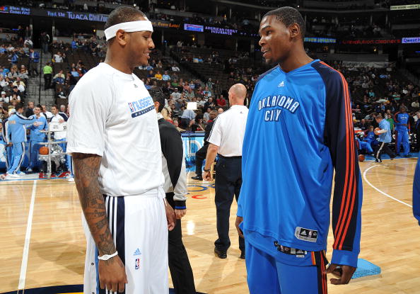 那一脚出去，全场屏住呼吸（这一脚踢出，全场屏息凝神）