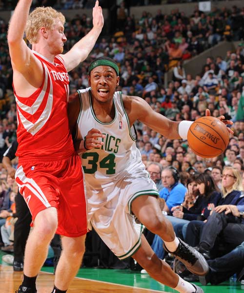 南美杯赛强队纷纷爆发（南美杯劲旅齐发威）