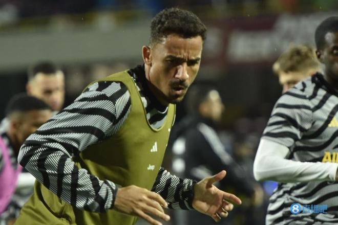 尤文官方：鲁加尼右腿内侧腓肠肌中度损伤；据悉将缺席6周（尤文通报：鲁加尼右腿内侧腓肠肌中度受损，预计休战6周）