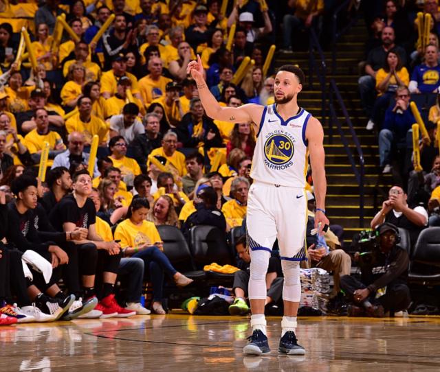 队报：法国队世界杯26人大名单已经确定16人，竞争很激烈（队报：法国队世界杯26人名单已锁定16席，名额之争白热化）