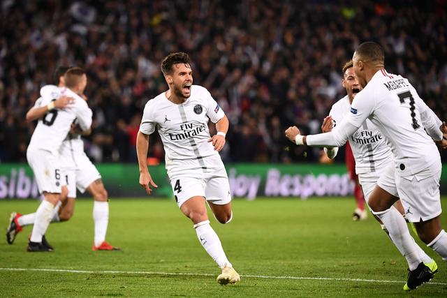 数据占优，拜仁对阿森纳5场不败，14次交手赢下8场（数据优势明显：拜仁近5次对阵阿森纳保持不败，14次交锋斩获8胜）